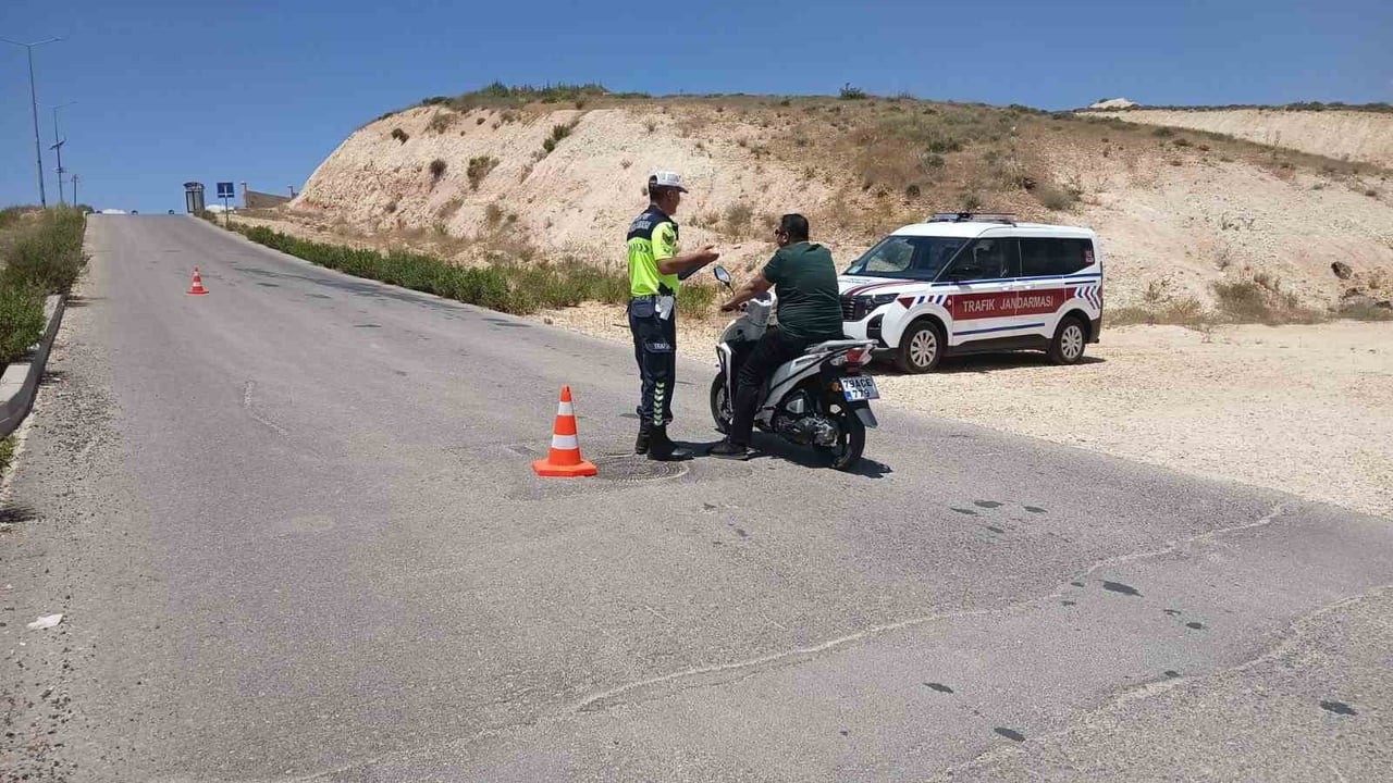 KİLİS'TE MOTOSİKLET SÜRÜCÜLERİNE ÖZEL DENETİM