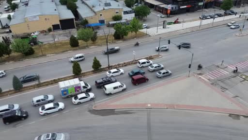 Kimliğini evde unutan adayın imdadına polis yetişti