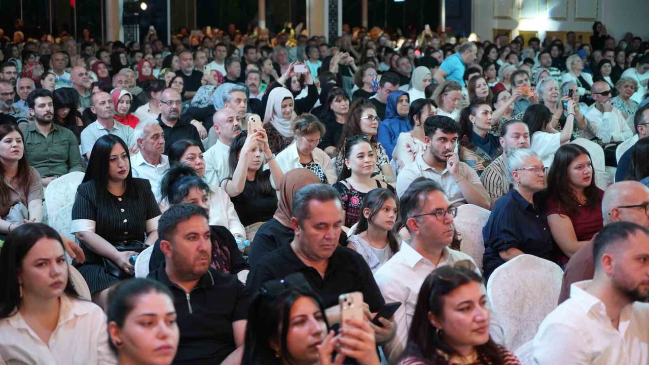 KIRIKKALE BELEDİYESİ TÜRK HALK MÜZİĞİ KOROSU’NUN DÜZENLEDİĞİ "GÖNÜLDEN TÜRKÜLER" KONSERİ...