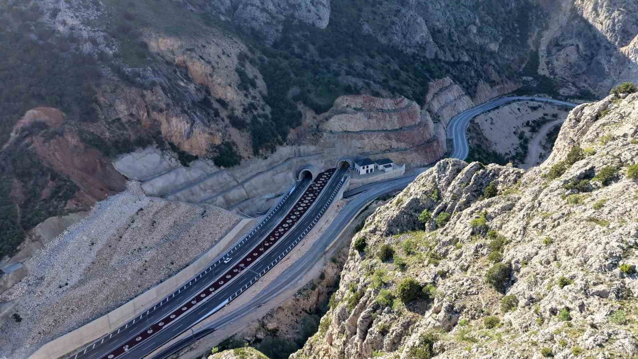 KIRKDİLİM TÜNELİ DRONLA HAVADAN GÖRÜNTÜLENDİ