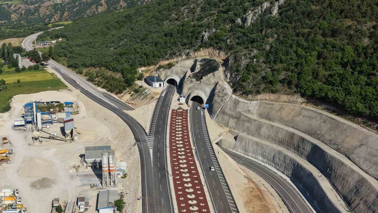 KIRKDİLİM TÜNELİ DRONLA HAVADAN GÖRÜNTÜLENDİ