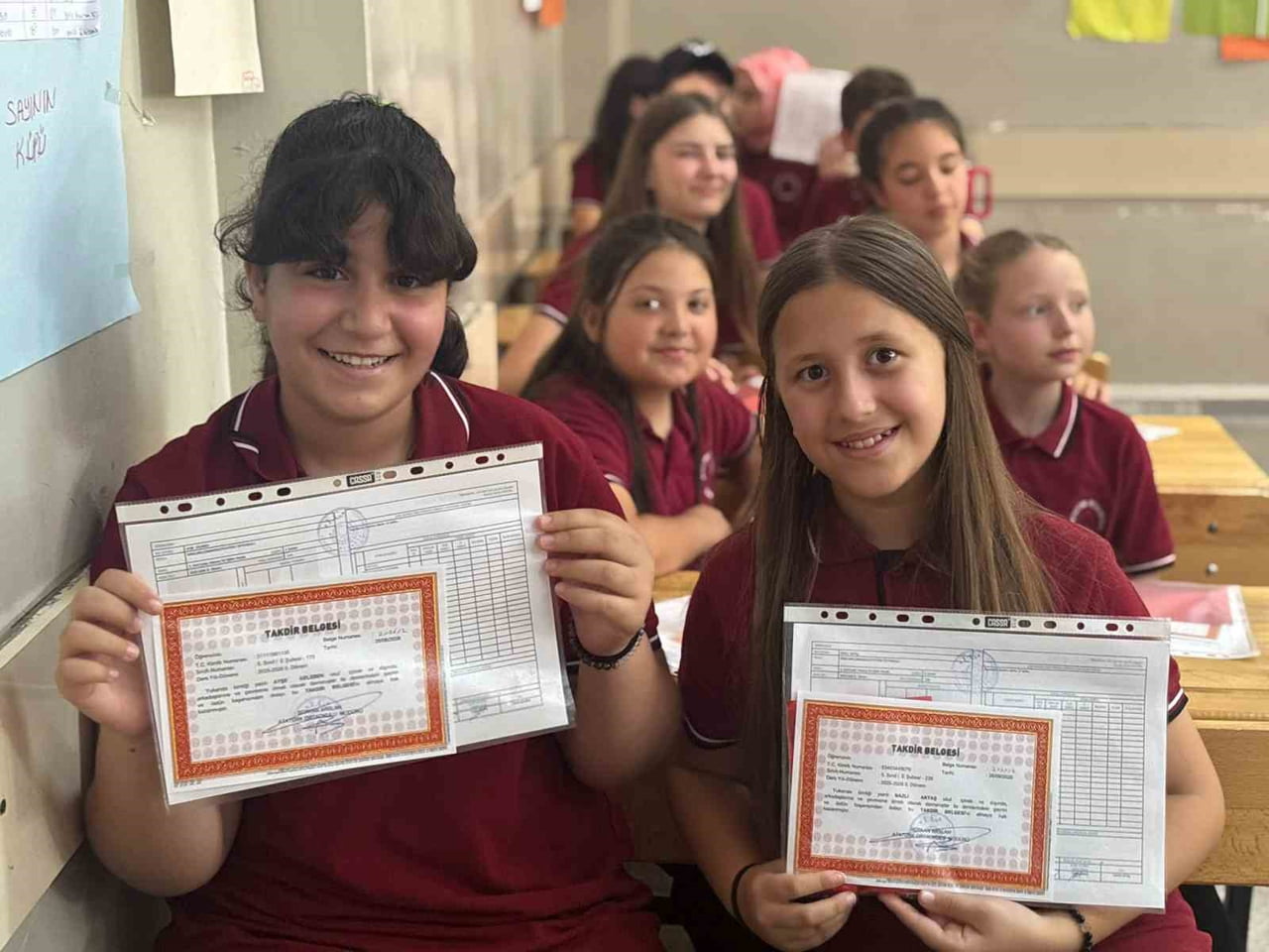 KIRKLARELİ'NDE 53 BİN 822 ÖĞRENCİ KARNE HEYECANI YAŞADI