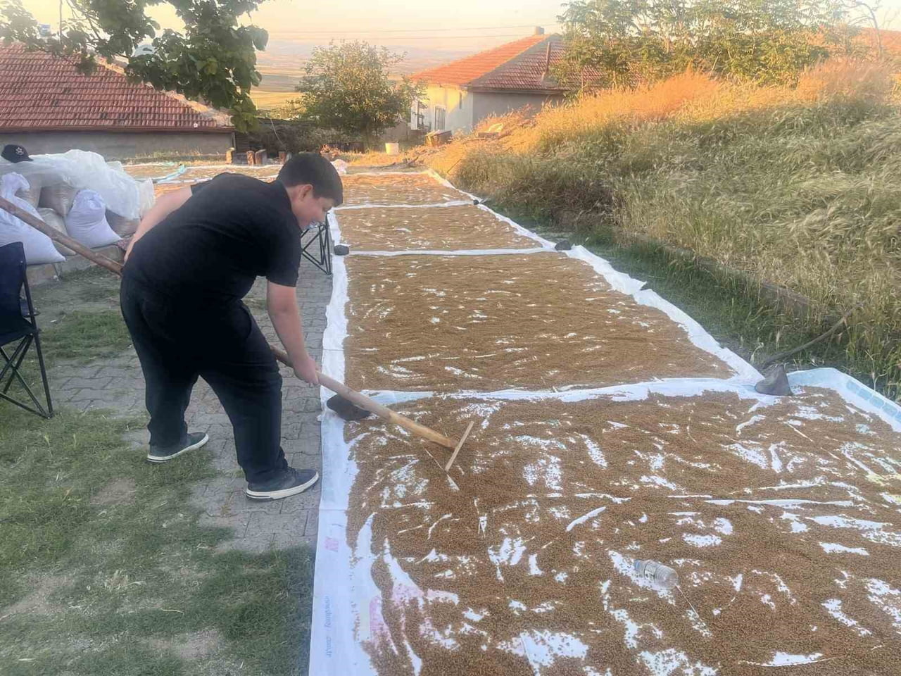 KIRŞEHİR'İN ÇİÇEKDAĞI İLÇESİNDE KIŞ SOFRALARININ VAZGEÇİLMEZLERİ ARASINDA YER ALAN GELENEKSEL...