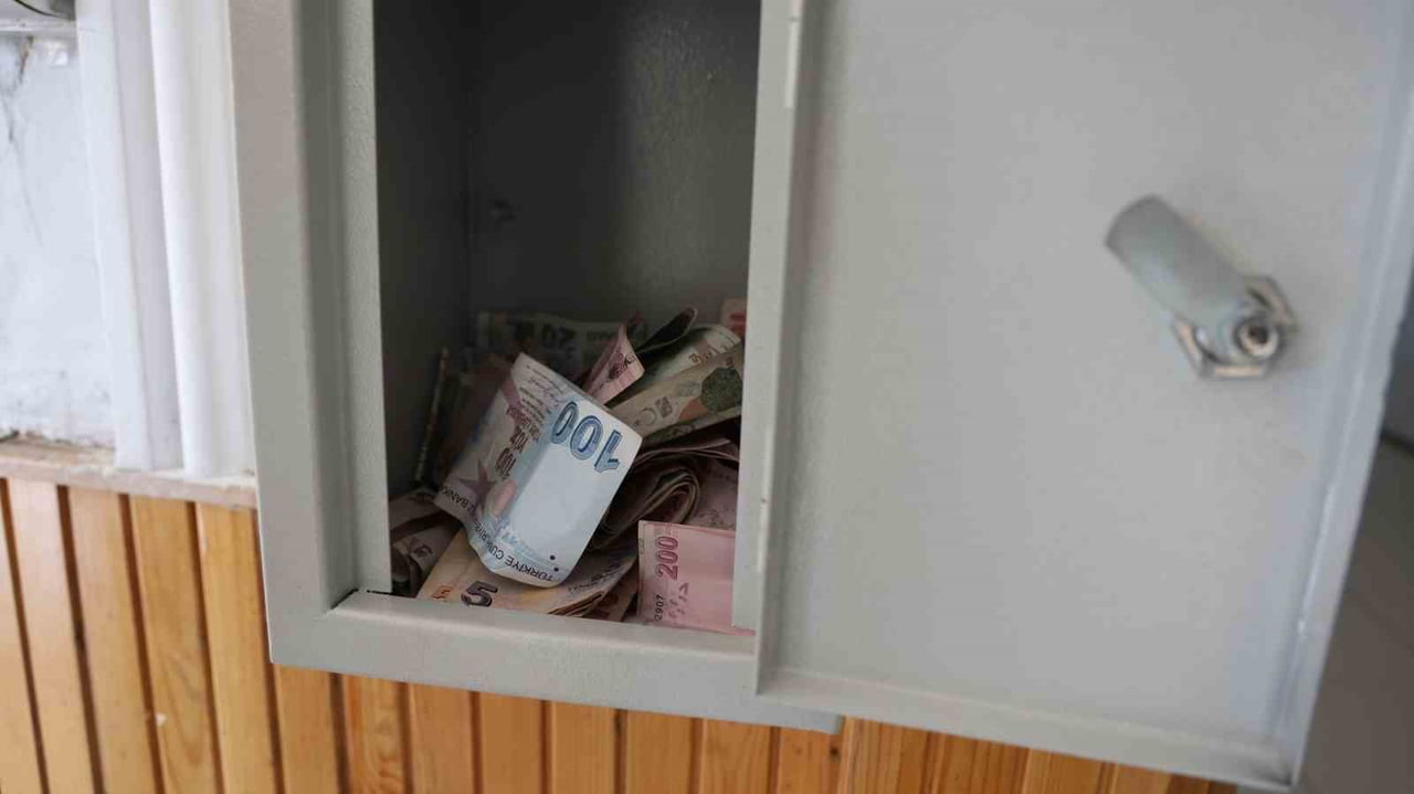 KIRŞEHİR’DE BİR MESLEKİ VE TEKNİK ANADOLU LİSESİ’NDE 2 YIL ÖNCE HAYATA GEÇİRİLEN AHİ SANDIĞI...