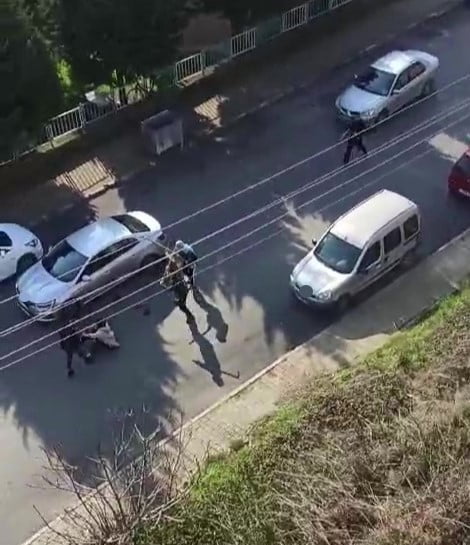 KOCAELİ'NİN GÖLCÜK İLÇESİNDE OLAYDAN BİR HAFTA ÖNCE BOŞANDIĞI ESKİ EŞİNİ SOKAK ORTASINDA 15...
