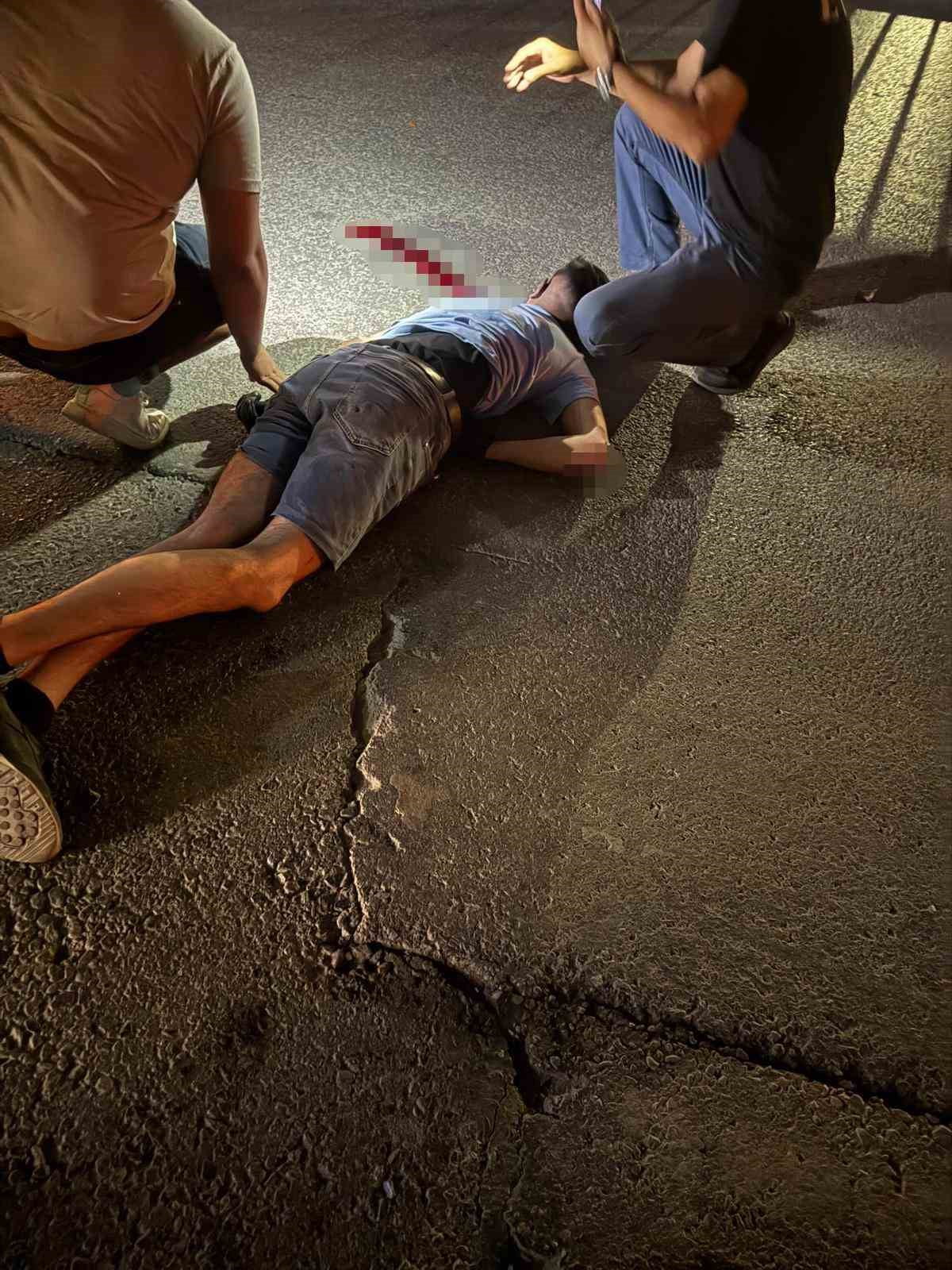 KOCAELİ'NİN KÖRFEZ İLÇESİNDE SÜRÜCÜSÜNÜN HAKİMİYETİNDE OLAN MOTOSİKLET YAYAYA ÇARPTI. KAZADA...