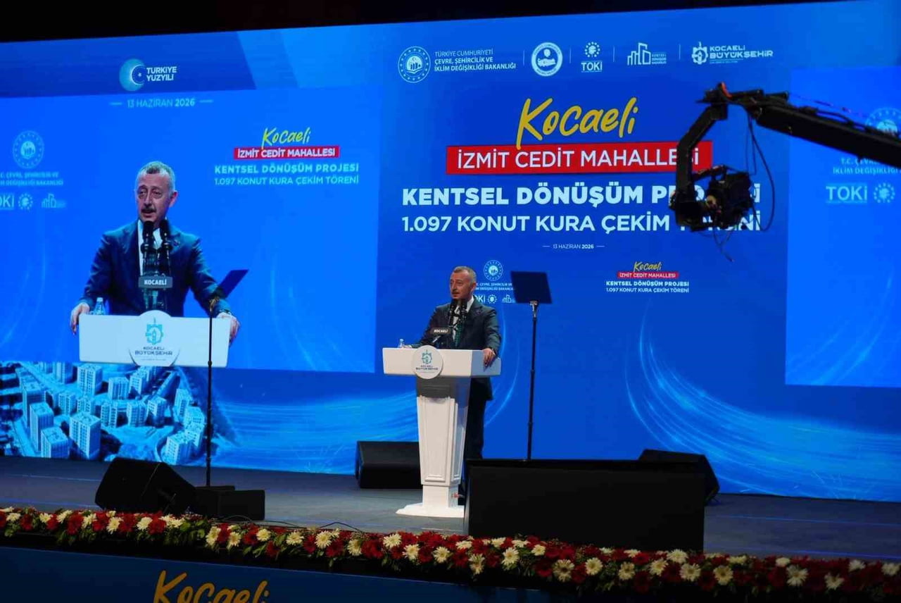 KOCAELİ BÜYÜKŞEHİR BELEDİYE BAŞKANI TAHİR BÜYÜKAKIN KONUŞMA YAPTI