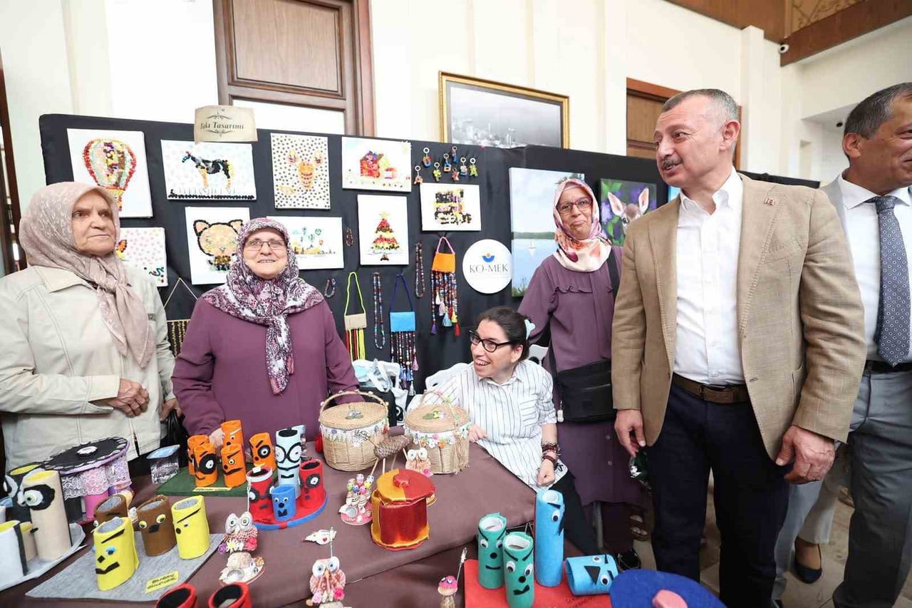 KOCAELİ BÜYÜKŞEHİR BELEDİYE BAŞKANI TAHİR BÜYÜKAKIN, MESLEK VE SANAT EĞİTİMİ KURSLARI (KO-MEK)...