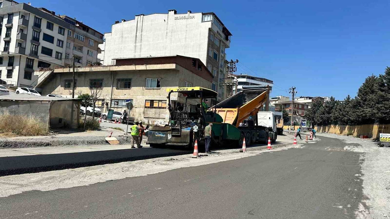 KOCAELİ BÜYÜKŞEHİR BELEDİYESİ, ÇAYIROVA UĞUR MUMCU CADDESİ’NDE ÜSTYAPI YENİLEME ÇALIŞMASI...