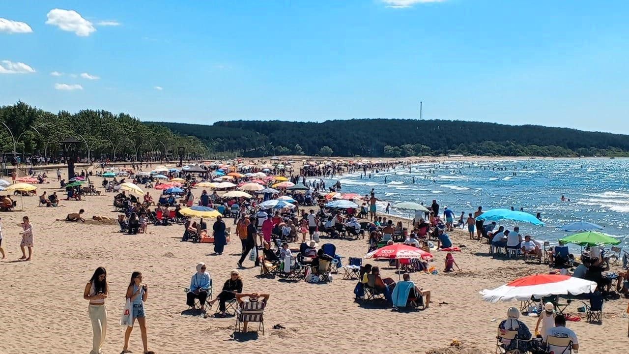 KOCAELİ BÜYÜKŞEHİR BELEDİYESİ EKİPLERİNCE, KENTİN KARADENİZ'E KIYISI OLAN VE YAZ AYLARINDA...