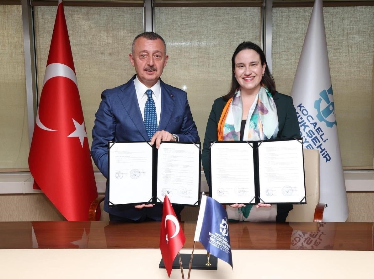 KOCAELİ BÜYÜKŞEHİR BELEDİYESİ İLE BOSNA HERSEK'İN NOVO SARAJEVO BELEDİYESİ ARASINDA "KARDEŞ ŞEHİR...