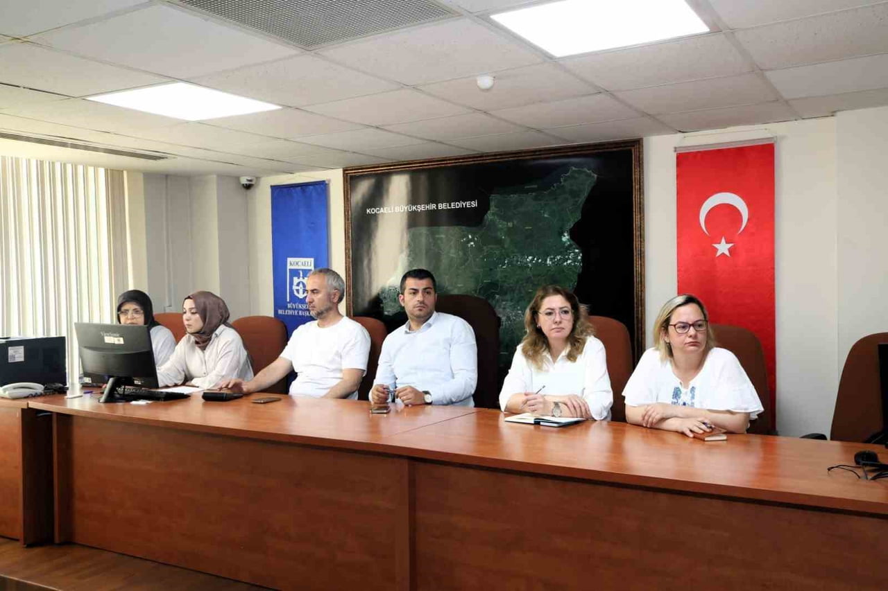 KOCAELİ BÜYÜKŞEHİR BELEDİYESİ, KÖRFEZ VE DERİNCE İLÇELERİNDEKİ ULAŞIMI DAHA MODERN VE KONFORLU...