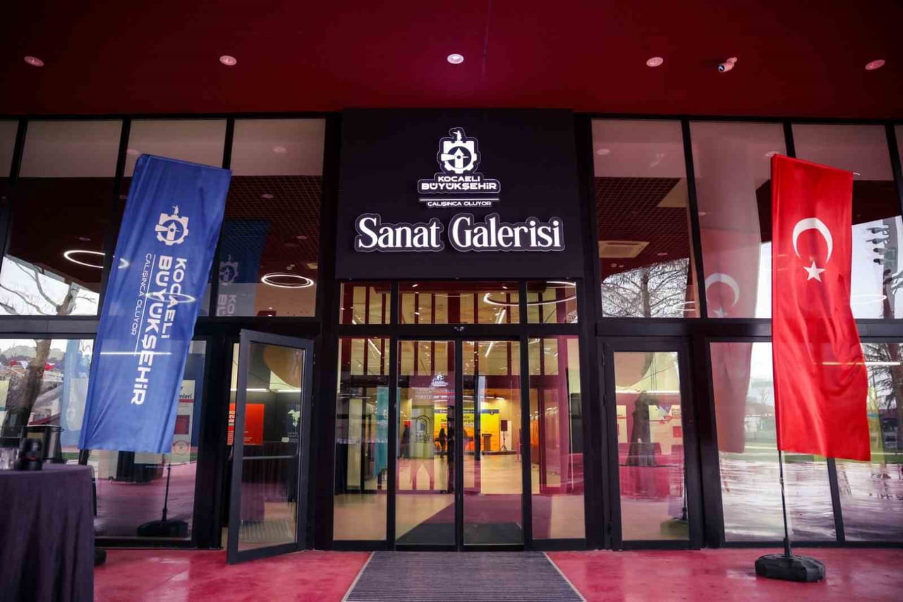 KOCAELİ BÜYÜKŞEHİR BELEDİYESİ TARAFINDAN YENİDEN PROJELENDİRİLEREK MODERN BİR GÖRÜNÜME...