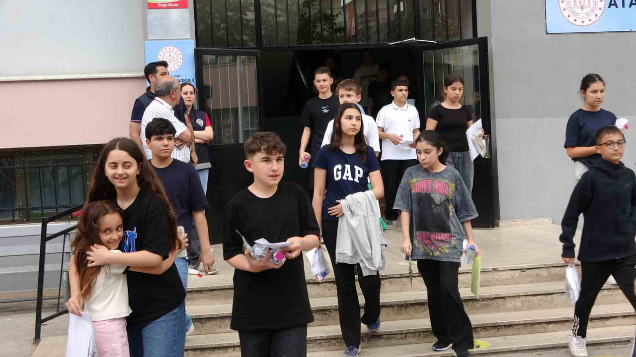 KOCAELİ’DE 27 BİN 978 ÖĞRENCİNİN KATILDIĞI LGS’DE İKİ OTURUM TAMAMLANDI.