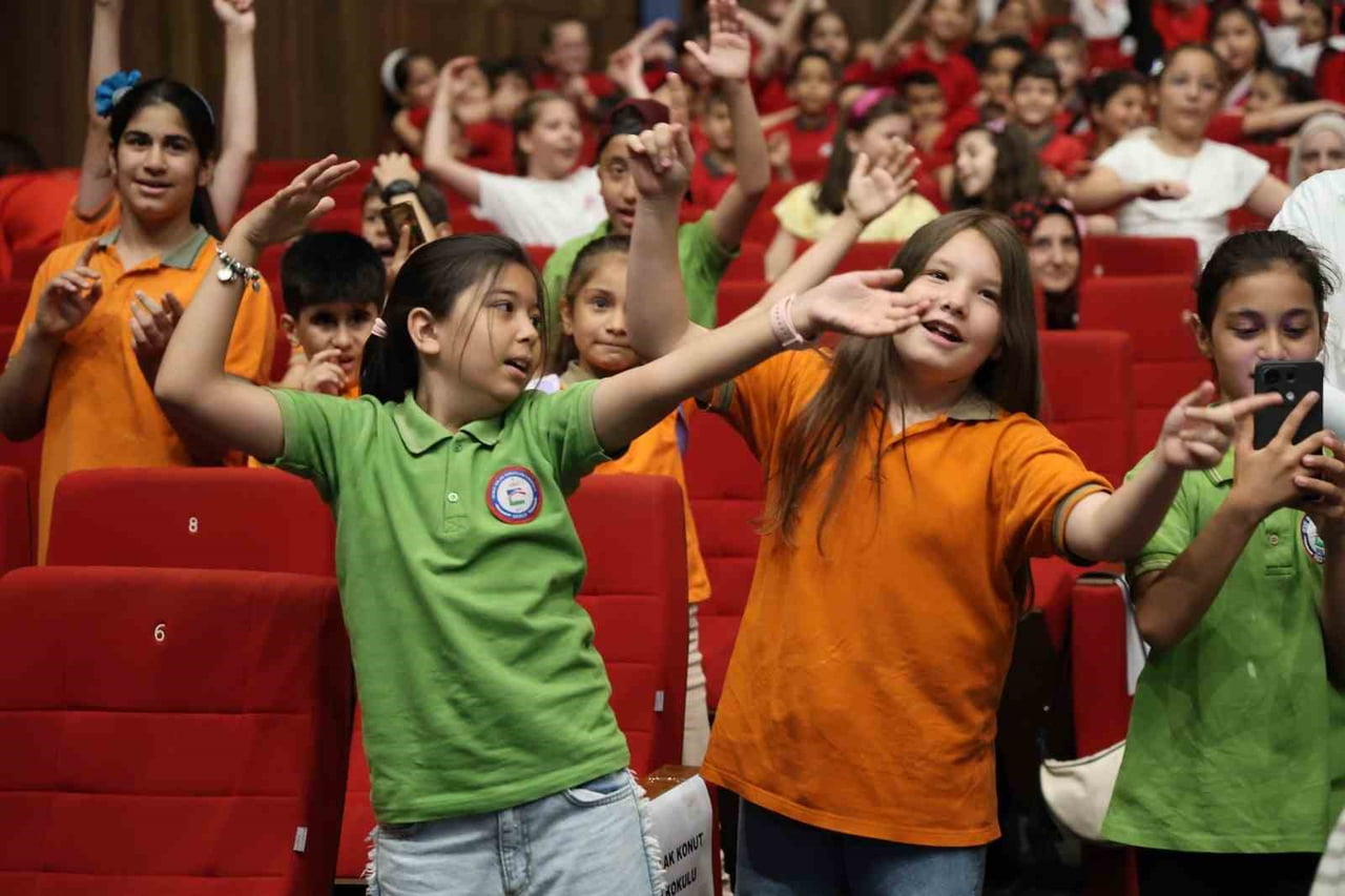 KOCAELİ’DE DÜNYA ÇEVRE GÜNÜ ETKİNLİKLERİNDE 6 BİN 600 KİLOGRAM ATIK PİL GERİ DÖNÜŞÜME...