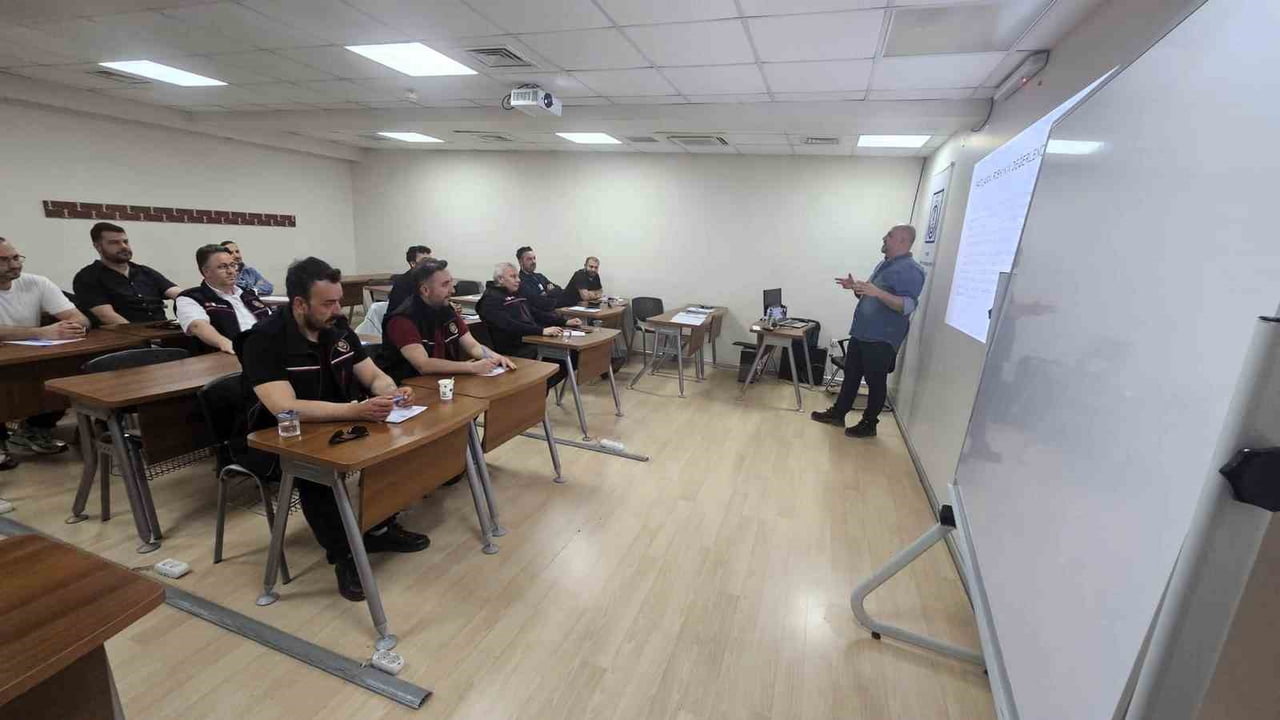 KOCAELİ İTFAİYESİ PERSONELİ, PATLAYICI ORTAM RİSKLERİNE KARŞI FARKINDALIĞI ARTIRMAK AMACIYLA...