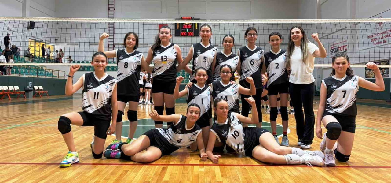 KOCAELİ MİDİ GELİŞİM VOLEYBOL LİGİ DERİNCE GRUBU'NDA KÖRFEZ GENÇLERBİRLİĞİ ŞAMPİYONLUĞA...