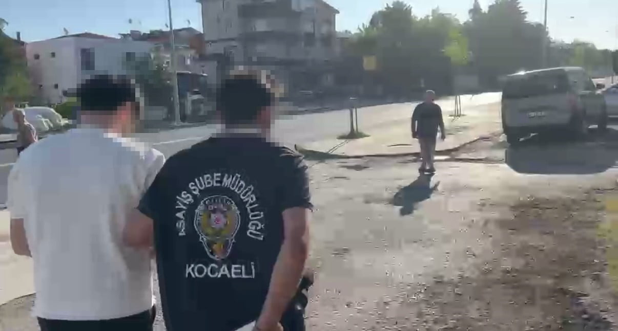 KOCAELİ POLİSİNİN DÜZENLEDİĞİ OPERASYONLA, HAKKINDA 21 YIL 3 AY KESİNLEŞMİŞ HAPİS CEZASI BULUNAN...