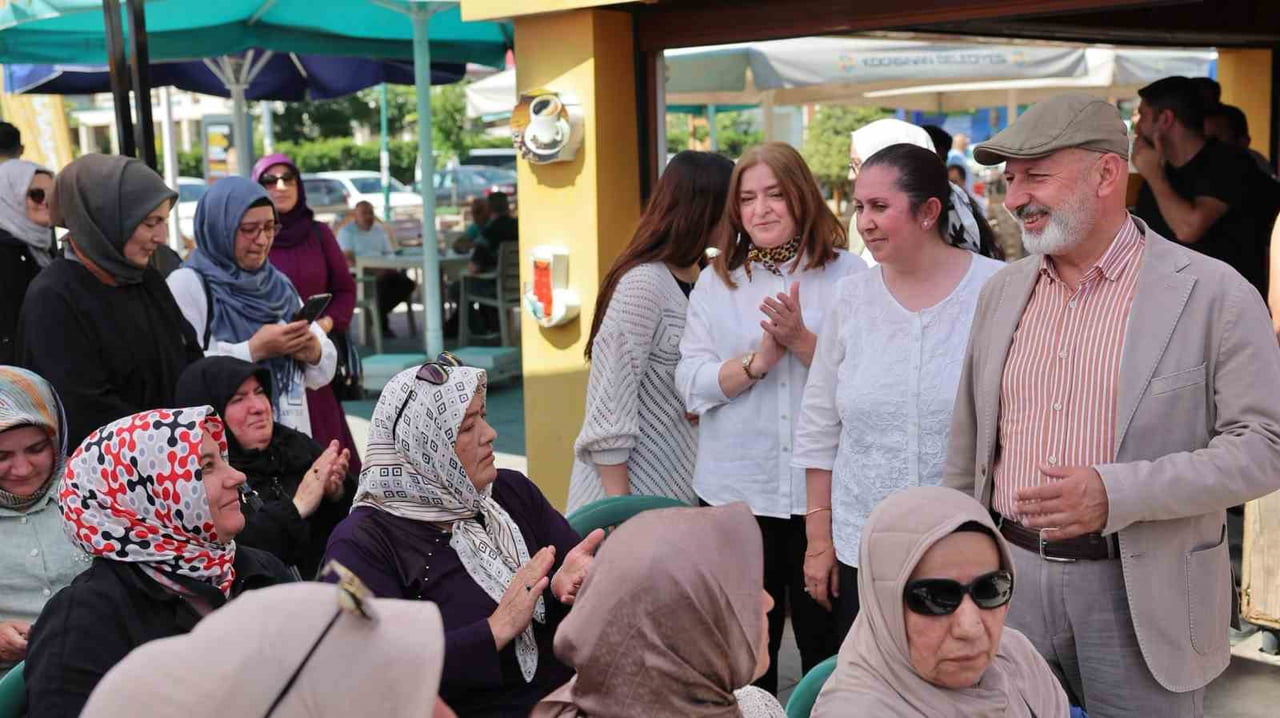 KOCASİNAN BELEDİYE BAŞKANI AHMET ÇOLAKBAYRAKDAR; 'VATANDAŞ SORUYOR BAŞKAN CEVAPLIYOR' PROGRAMI...