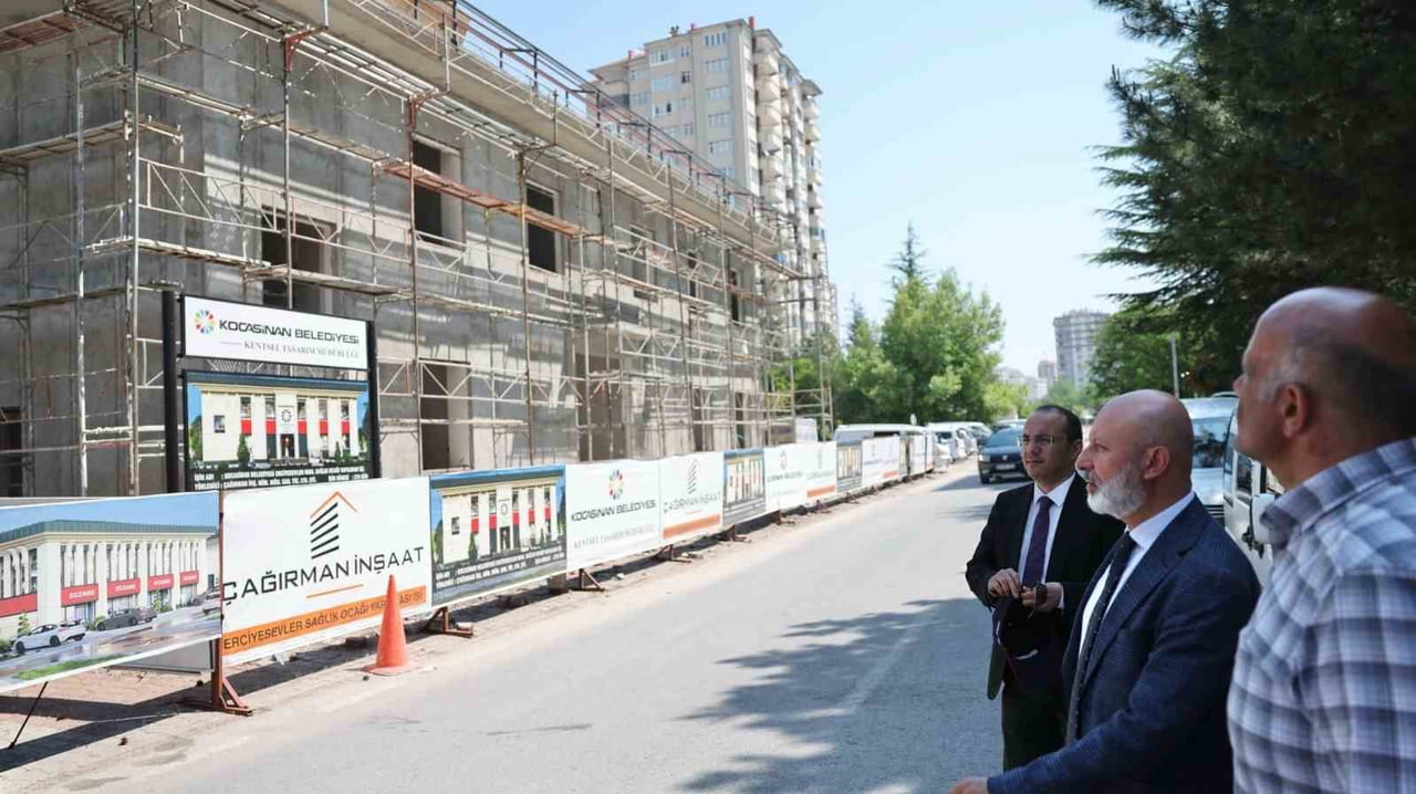 KOCASİNAN BELEDİYE BAŞKANI AHMET ÇOLAKBAYRAKDAR, ERCİYESEVLER MAHALLESİ’NDE HAYIRSEVER DESTEĞİYLE...