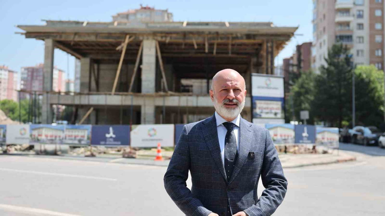 KOCASİNAN BELEDİYE BAŞKANI AHMET ÇOLAKBAYRAKDAR, ERCİYESEVLER MAHALLESİ’NDE YAPIMI TÜM HIZIYLA...