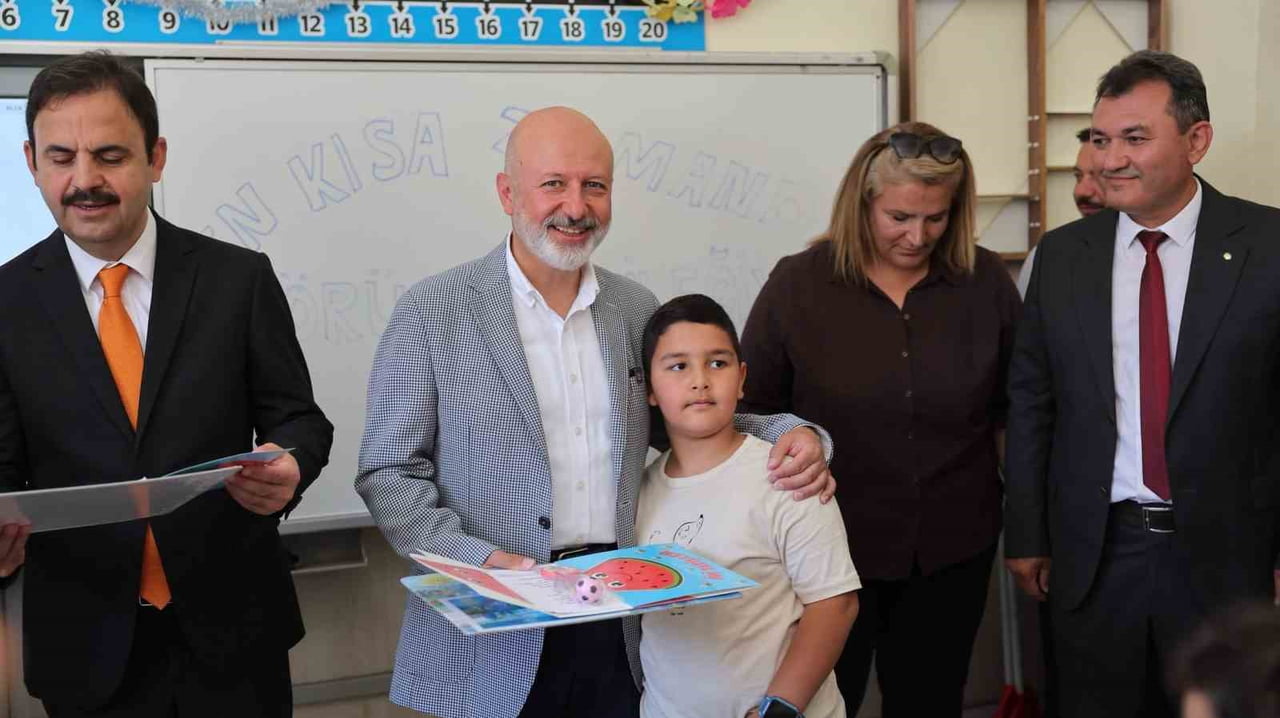 KOCASİNAN BELEDİYE BAŞKANI AHMET ÇOLAKBAYRAKDAR; KOCASİNAN KAYMAKAMI ERDOĞAN TURAN ERMİŞ İLE...
