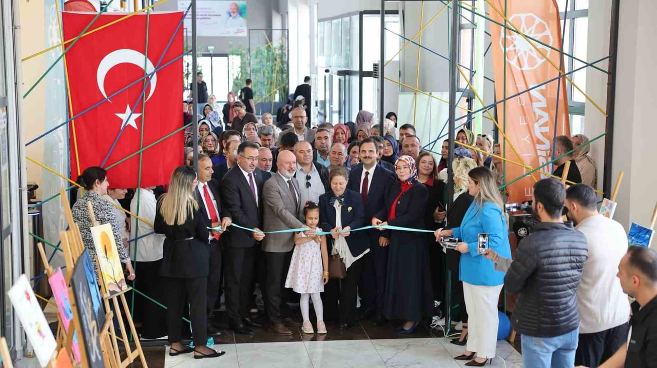 KOCASİNAN BELEDİYESİ İLE KOCASİNAN HALK EĞİTİMİ MERKEZİ İŞ BİRLİĞİNDE AÇILAN KURSLARIN ‘HAYAT BOYU...