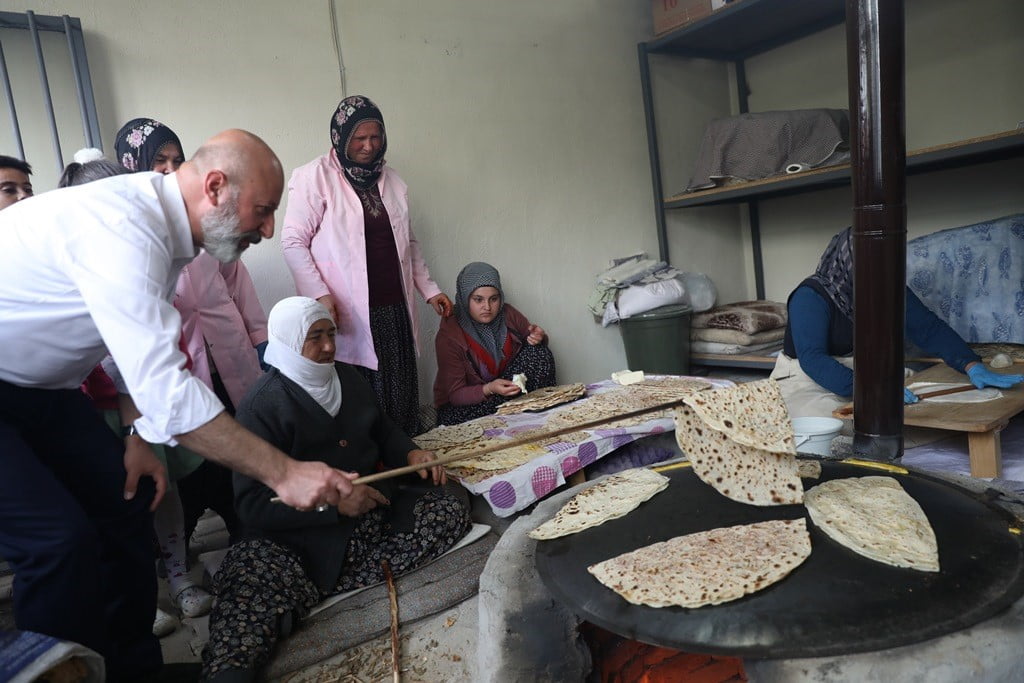 KOCASİNAN BELEDİYESİ; MERKEZ MAHALLELERDE OLDUĞU GİBİ KIRSAL MAHALLELERDE DE HİZMET ATAĞINI...