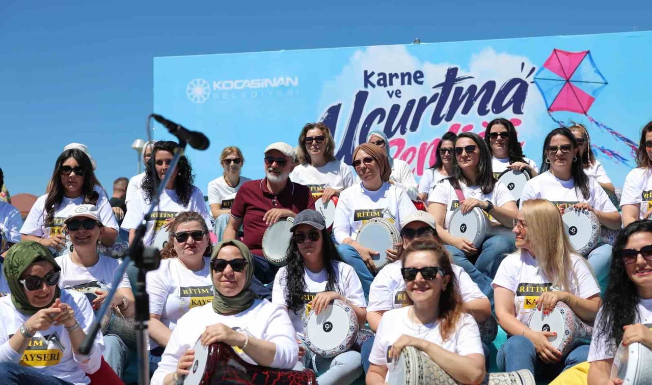 KOCASİNAN BELEDİYESİ TARAFINDAN ÇOCUKLARIN KARNE SEVİNCİNİ PAYLAŞMAK AMACIYLA DÜZENLENEN ‘KARNENİ...