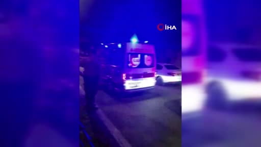 Kontrolden çıkan otomobil park halindeki araçlara çarpıp takla attı: 2 yaralı