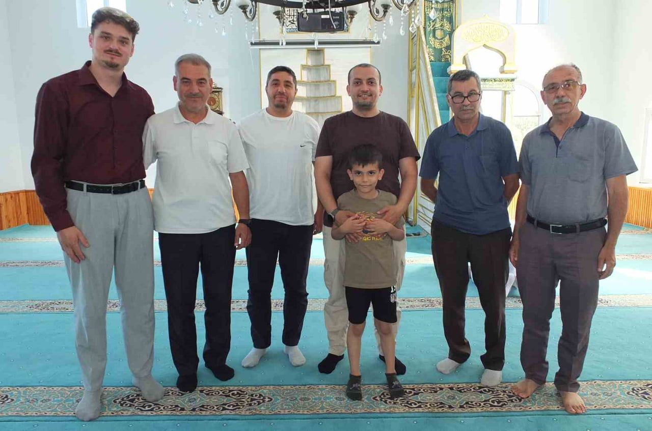 KONUK İMAMLAR VE CAMİ CEMAATİ