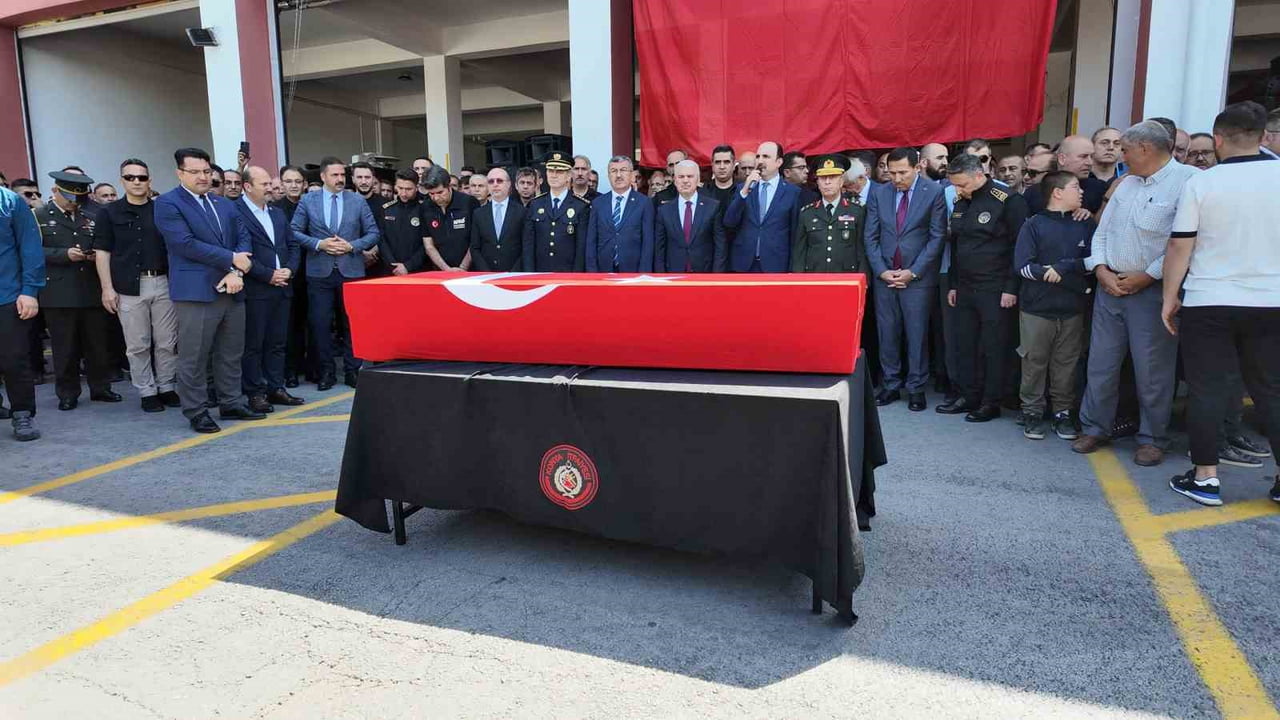 KONYA'DA BİR MOBİLYA FABRİKASININ DEPOSUNDA ÇIKAN YANGINDA ŞEHİT OLAN İTFAİYE ERİ MEHMET TEKELİ...