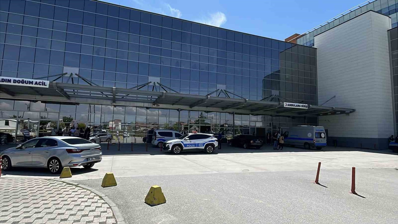 KONYA'DA BOŞANMA AŞAMASINDAKİ KOCASI TARAFINDAN TABANCAYLA VURULARAK AĞIR YARALANAN KADININ...