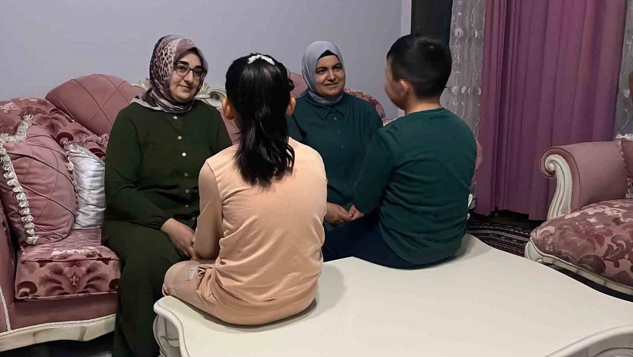 KONYA'DA İLKOKUL ÖĞRENCİLERİ ARASINDAKİ SIRA TARTIŞMASI SONRASI 8 YAŞINDAKİ 2 ÖĞRENCİYİ, DARP EDEN...