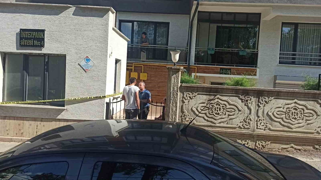 KONYA'NIN SEYDİŞEHİR İLÇESİNDE BALKONDAN DÜŞEN 11 YAŞINDAKİ ÇOCUK AĞIR YARALANDI.