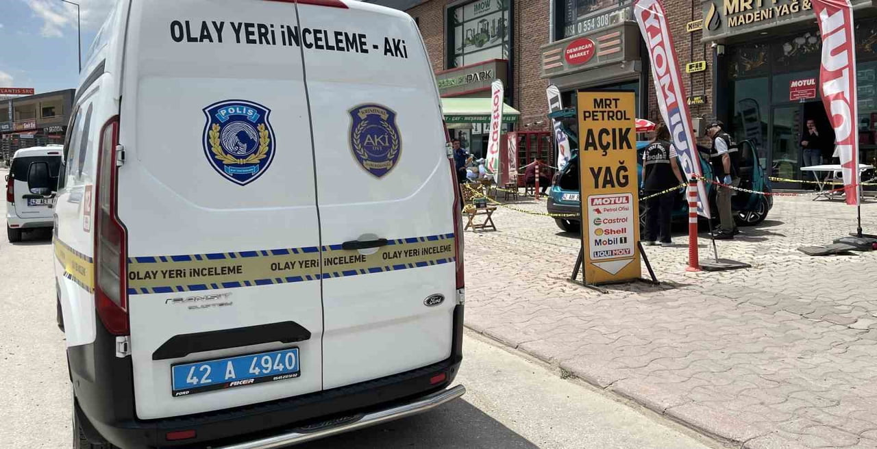 KONYA’DA KAFE KURŞUNLAYAN ŞÜPHELİ KOVALAMACA SONUCU ARACINI BIRAKARAK KAÇTI.