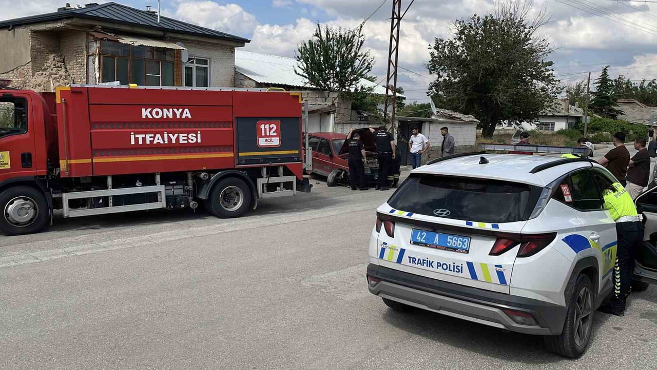 KONYA’DA RUTİN TRAFİK UYGULAMASI YAPAN EKİPLERİ FARK EDEN SÜRÜCÜ, GERİ GERİ KAÇMAYA ÇALIŞTIĞI...