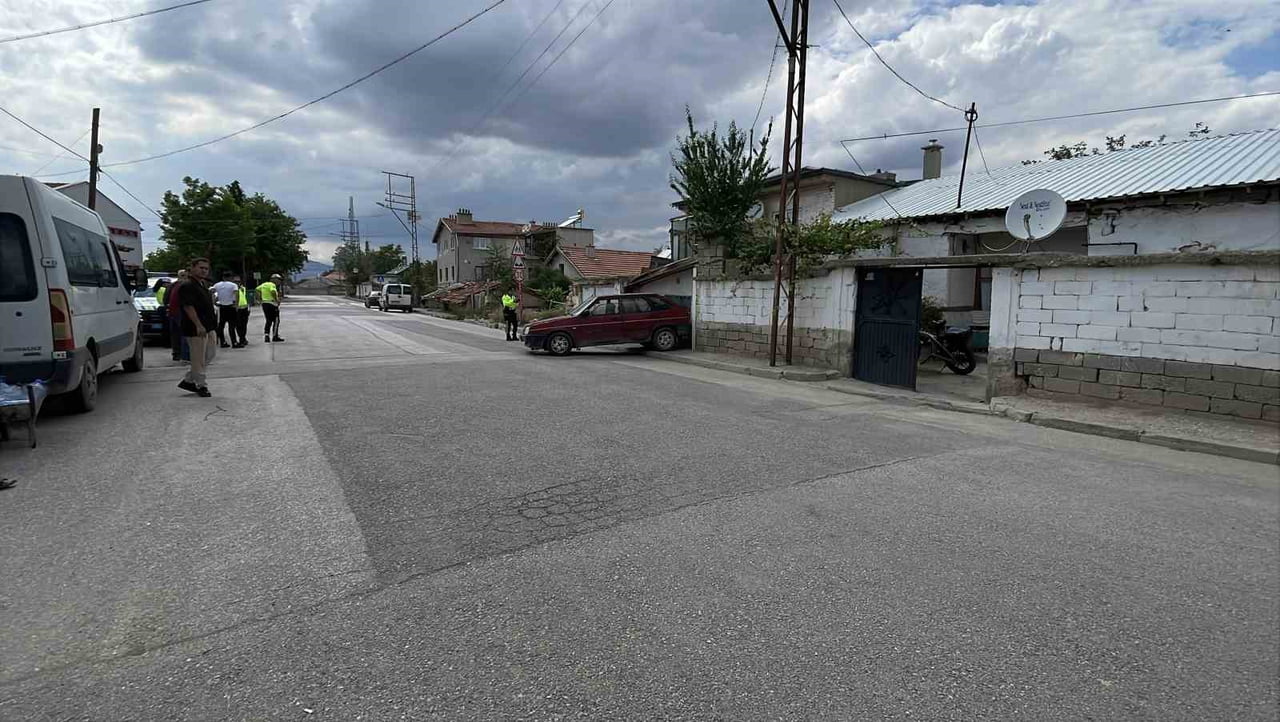 KONYA’DA RUTİN TRAFİK UYGULAMASI YAPAN EKİPLERİ FARK EDEN SÜRÜCÜ, GERİ GERİ KAÇMAYA ÇALIŞTIĞI...