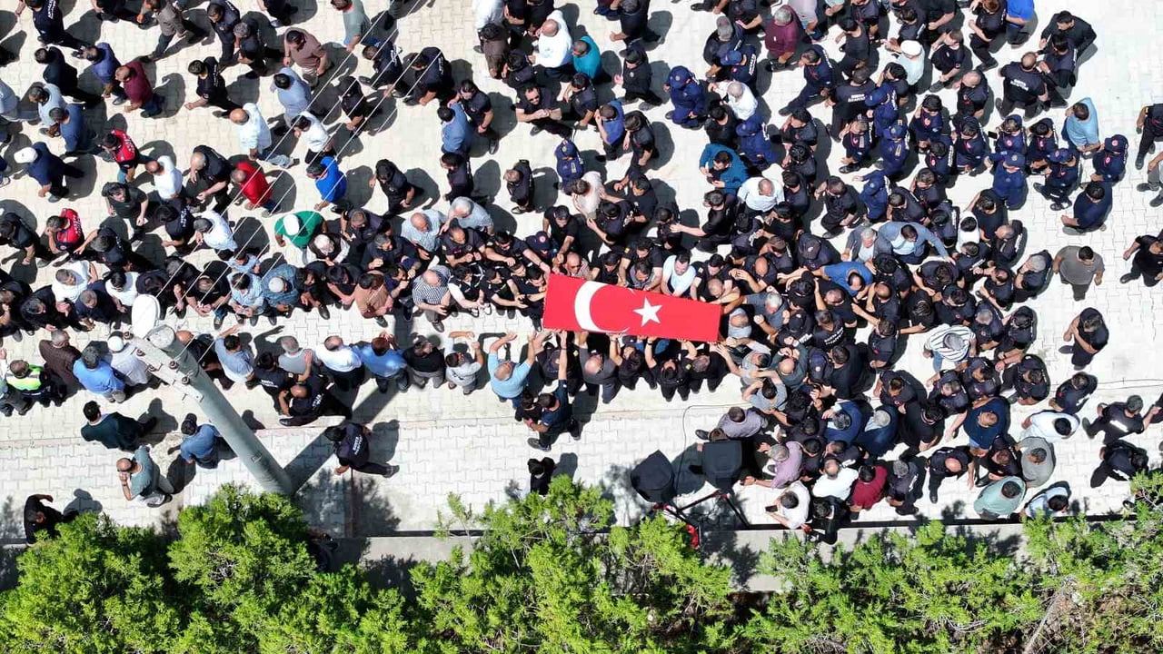 KONYA’NIN KARATAY İLÇESİNDE ÇIKAN FABRİKA YANGININA MÜDAHALE SIRASINDA ŞEHİT OLAN KONYA BÜYÜKŞEHİR...