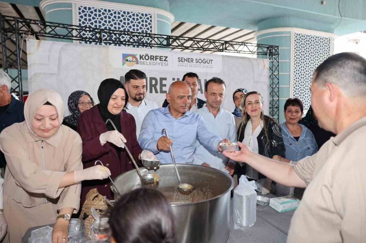 KÖRFEZ BELEDİYESİ EKİPLERİNCE MUHARREM AYI ETKİNLİKLERİ KAPSAMINDA 4 BİN VATANDAŞA AŞURE İKRAMINDA...