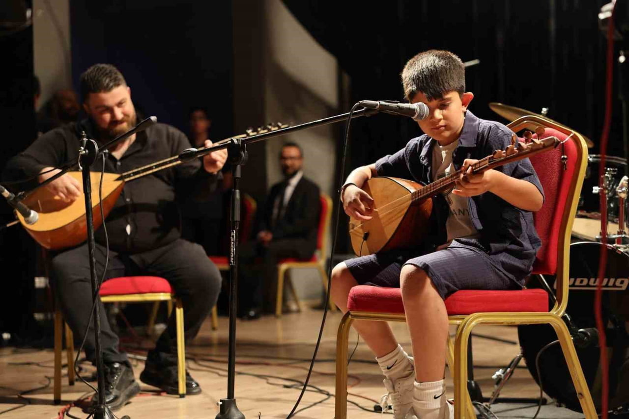KÖRFEZ BELEDİYESİ SANAT MERKEZİ KURSİYERLERİNİN HAZIRLADIĞI YIL SONU KONSERİ...