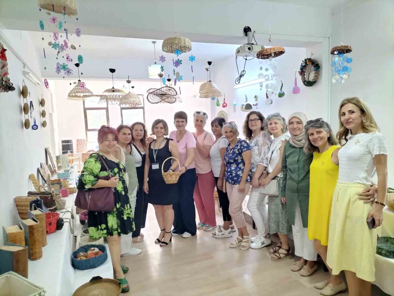 KÖYCEĞİZ’DE ATIK KAĞITLAR SANATA DÖNÜŞTÜ