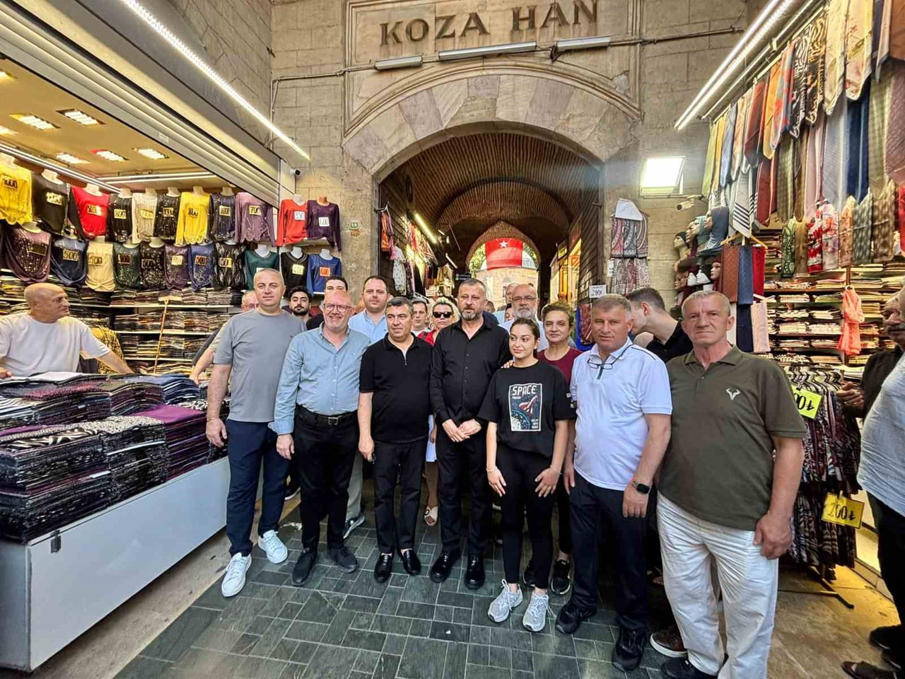 KOZAHAN'DA MASA SANDELYELER YENİDEN AÇILDI, YÖNETİMDEN ORTAK AKIL ÇAĞRISI GELDİ