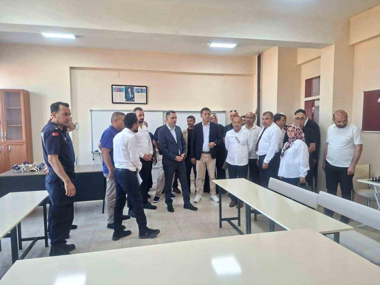 KOZAN KAYMAKAMI BAHATTİN ALP ARSLANKÖYLÜ İLÇE PROTOKOL ÜYELERİ İLE BİRLİKTE OLUŞTURULAN...