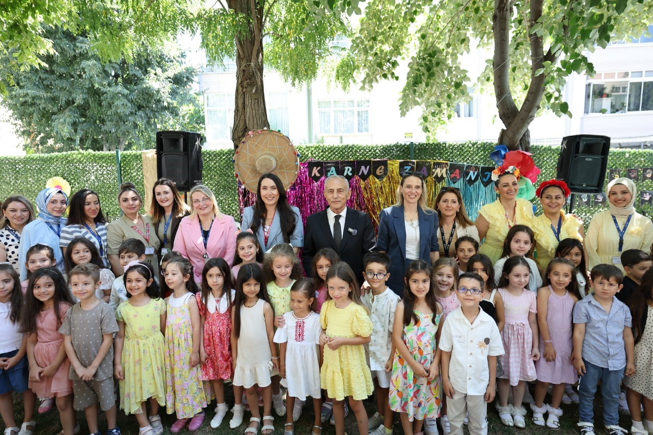 KÜÇÜKÇEKMECE BELEDİYESİ, 2025-2026 EĞİTİM ÖĞRETİM YILINI TAMAMLAYAN ÖĞRENCİLER İÇİN BİRBİRİNDEN...