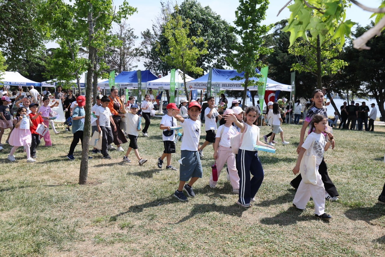 KÜÇÜKÇEKMECE BELEDİYESİ VE İSTANBUL BÜYÜKŞEHİR BELEDİYESİ İŞ BİRLİĞİYLE 5 HAZİRAN DÜNYA ÇEVRE GÜNÜ...