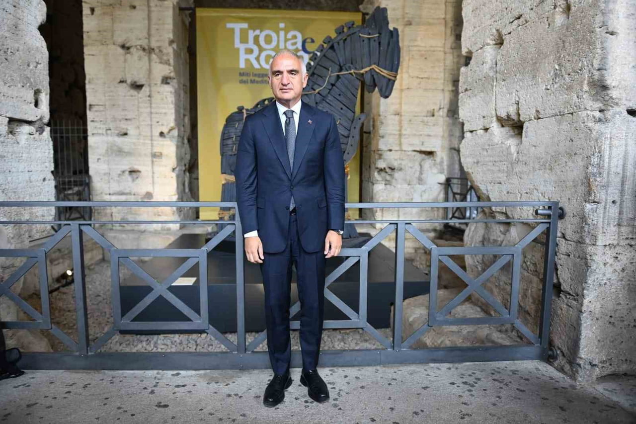 KÜLTÜR VE TURİZM BAKANI MEHMET NURİ ERSOY