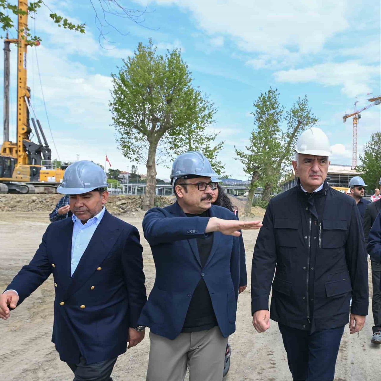 KÜLTÜR VE TURİZM BAKANI MEHMET NURİ ERSOY, HAYDARPAŞA GARI'NDA YÜRÜTÜLEN RESTORASYON ÇALIŞMALARINA...