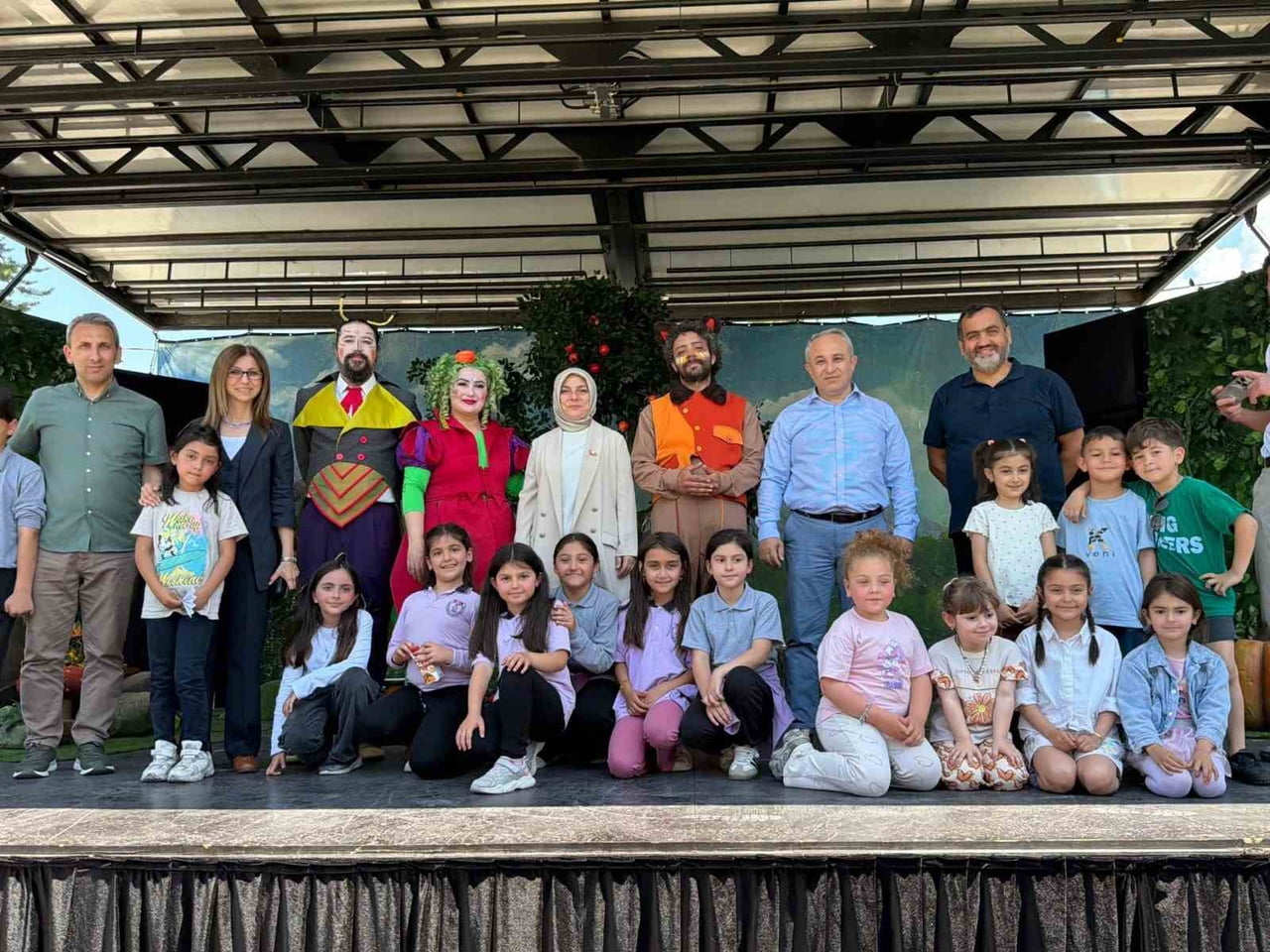KÜLTÜR VE TURİZM BAKANLIĞI DEVLET TİYATROLARI GENEL MÜDÜRLÜĞÜ TARAFINDAN YÜRÜTÜLEN KAMYON...