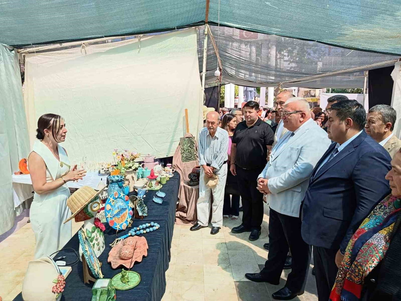 KUMLUCA'DA HALK EĞİTİM MERKEZİ MÜDÜRLÜĞÜ SERGİSİ TÖRENLE AÇILDI